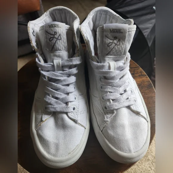 Vans The Lizzie White Sneakers Womens 6.5 - Picture 2 of 6